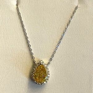 Water drop pear pendant necklace